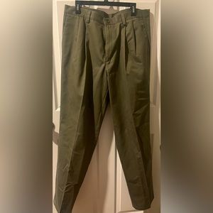Dockers 36X34 Men’s Classic Fit dress pant pleated olive